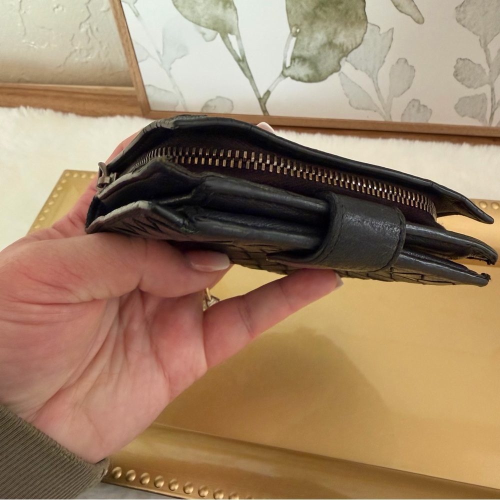Bottega Veneta Black Intrecciato Leather Wallet - Picture 11 of 16